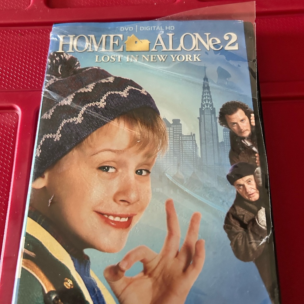 Home Alone 2: Lost in New York DVD - Blue Cover